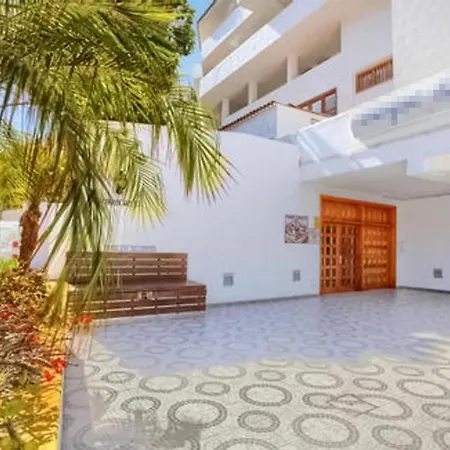 Nice Apartment In Costa Adeje With Outdoor Swimming Pool, Wifi And 1 Bedrooms Apartmán *