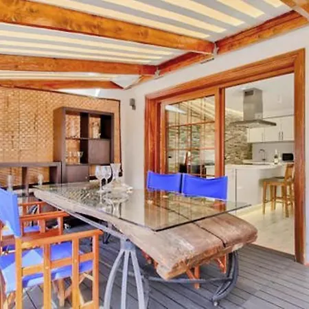 Nice Apartment In Costa Adeje With Outdoor Swimming Pool, Wifi And 1 Bedrooms Apartamento *